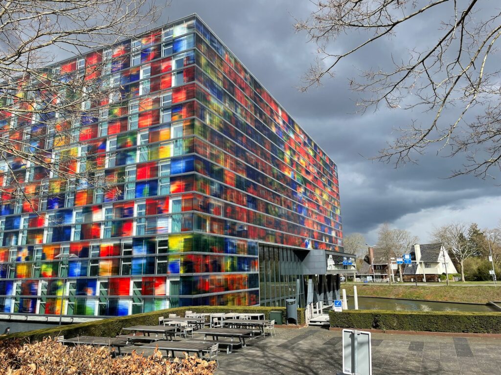 Foto van mediagebouw Hilversum